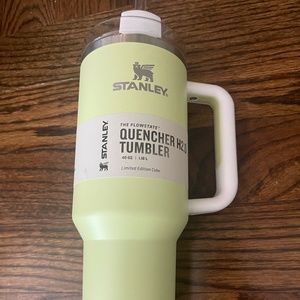NWT Stanley 40oz Stainless Steel H2.0 FlowState Quencher Tumbler NWT